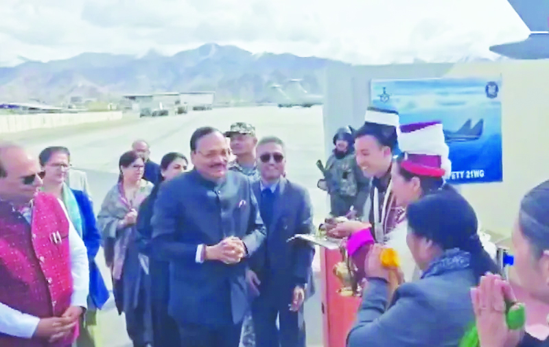 CJI Surya Kant gets traditional welcome in Ladakh