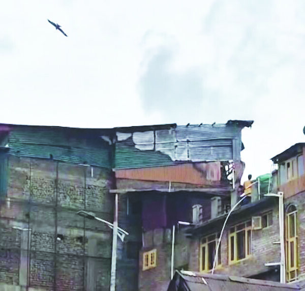 JK: Fire breaks out in commercial building near Lal Chowk