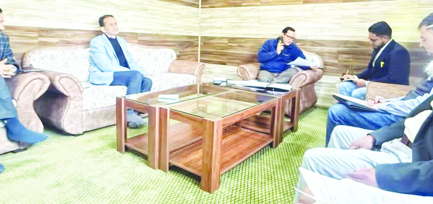 Javid Dar reviews functioning of education department in Baramulla