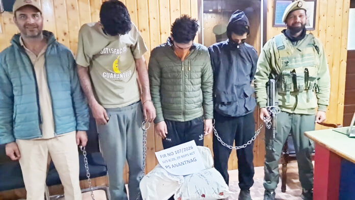 Massive crackdown in Anantnag: 6 drug peddlers arrested, Over 3.7 Kg narcotics & cash seized