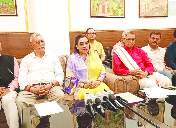 Jammu Aarti Sanstha organising Maha Shakti Ki Arti By Matrushakti at Shri Raghunath Ji Temple