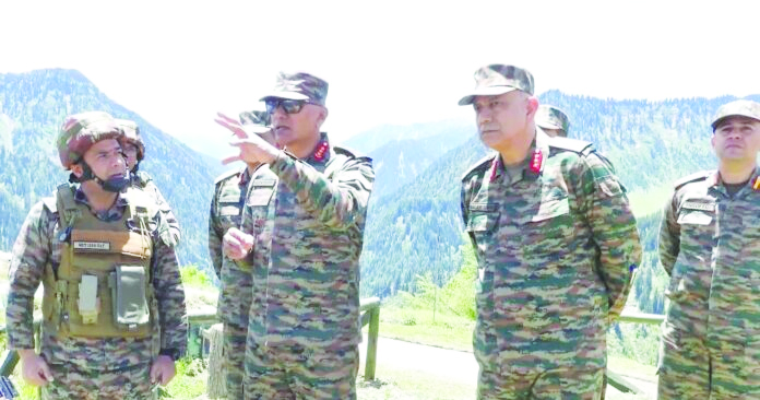 Northern Army Commander Reviews Anti-Infiltration Grid Along LoC
