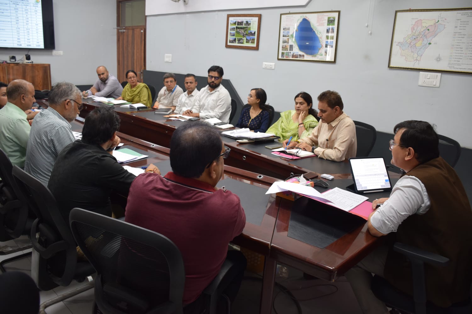 DC reviews progress of HADP, JKCIP & other credit-linked schemes in Udhampur DC reviews progress of HADP, JKCIP & other credit-linked schemes in Udhampur