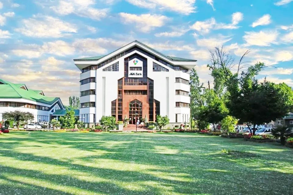 J&K Bank records over 12 Cr transactions worth Rs 15,000 Cr during pre-Eid week J&K Bank records over 12 Cr transactions worth Rs 15,000 Cr during pre-Eid week