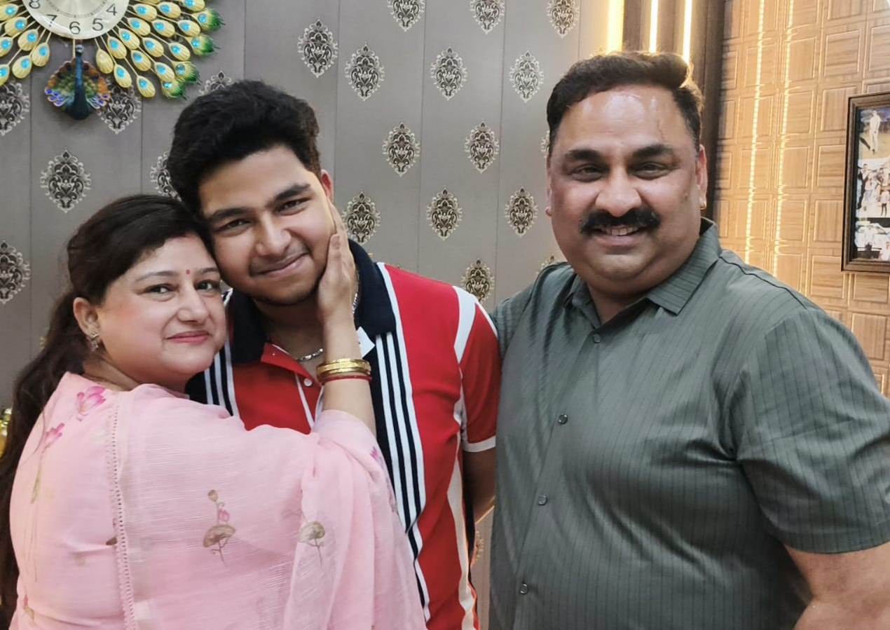 RS Pura student Paras Gupta brings laurels to area