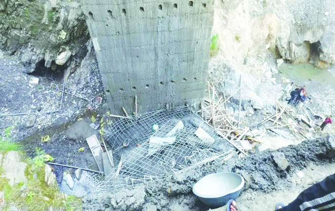 Woman Labourer Killed, 12 Injured As Under-Construction Culvert Collapses In J&K’s Doda Woman Labourer Killed, 12 Injured As Under-Construction Culvert Collapses In J&K’s Doda