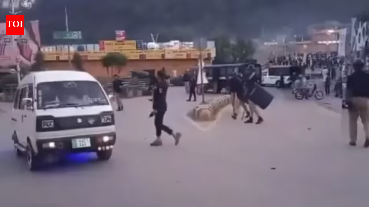 Clashes in PoK: Protest turns violent as three civilians among seven killed, over 60 injured | India News Clashes in PoK: Protest turns violent as three civilians among seven killed, over 60 injured | India News