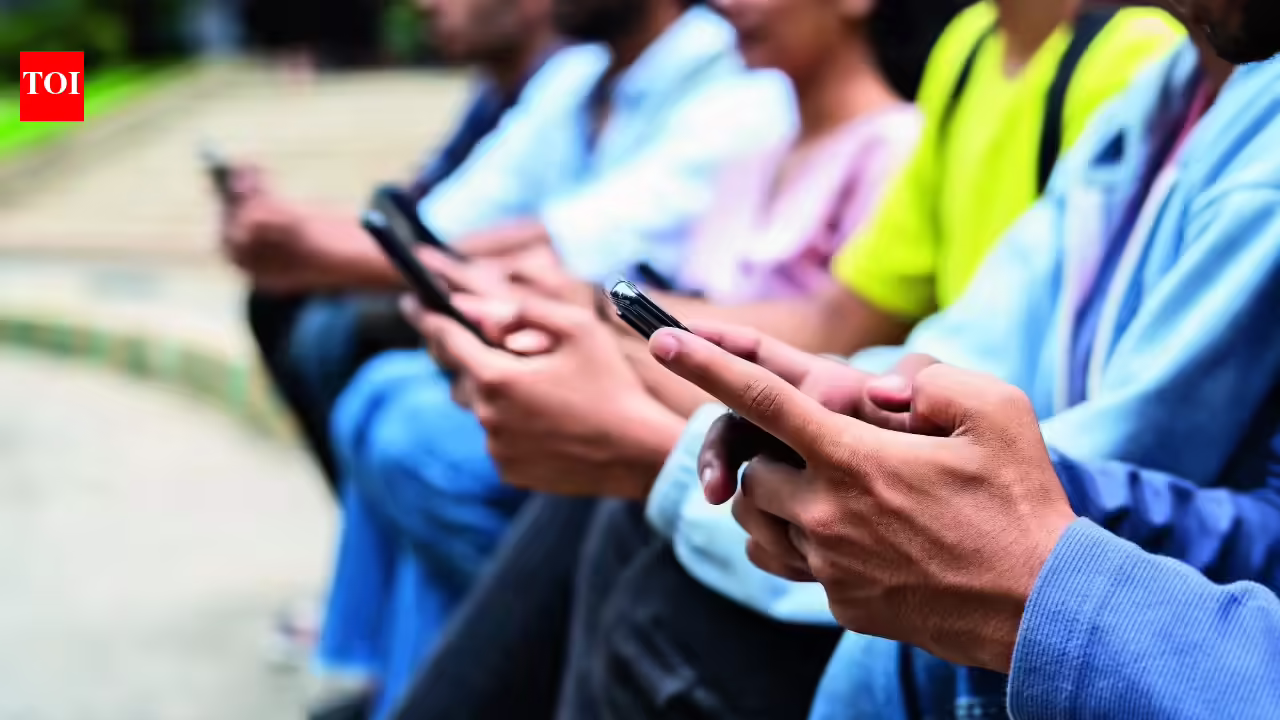 Digital 2.0: Access to mobiles up, but not empowerment | India News Digital 2.0: Access to mobiles up, but not empowerment | India News