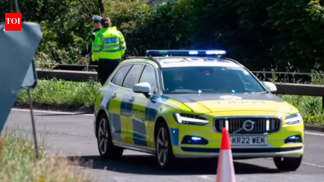 UK school stabbing: 14-year-old girl arrested after teacher and two pupils injured in Manchester | World News UK school stabbing: 14-year-old girl arrested after teacher and two pupils injured in Manchester | World News