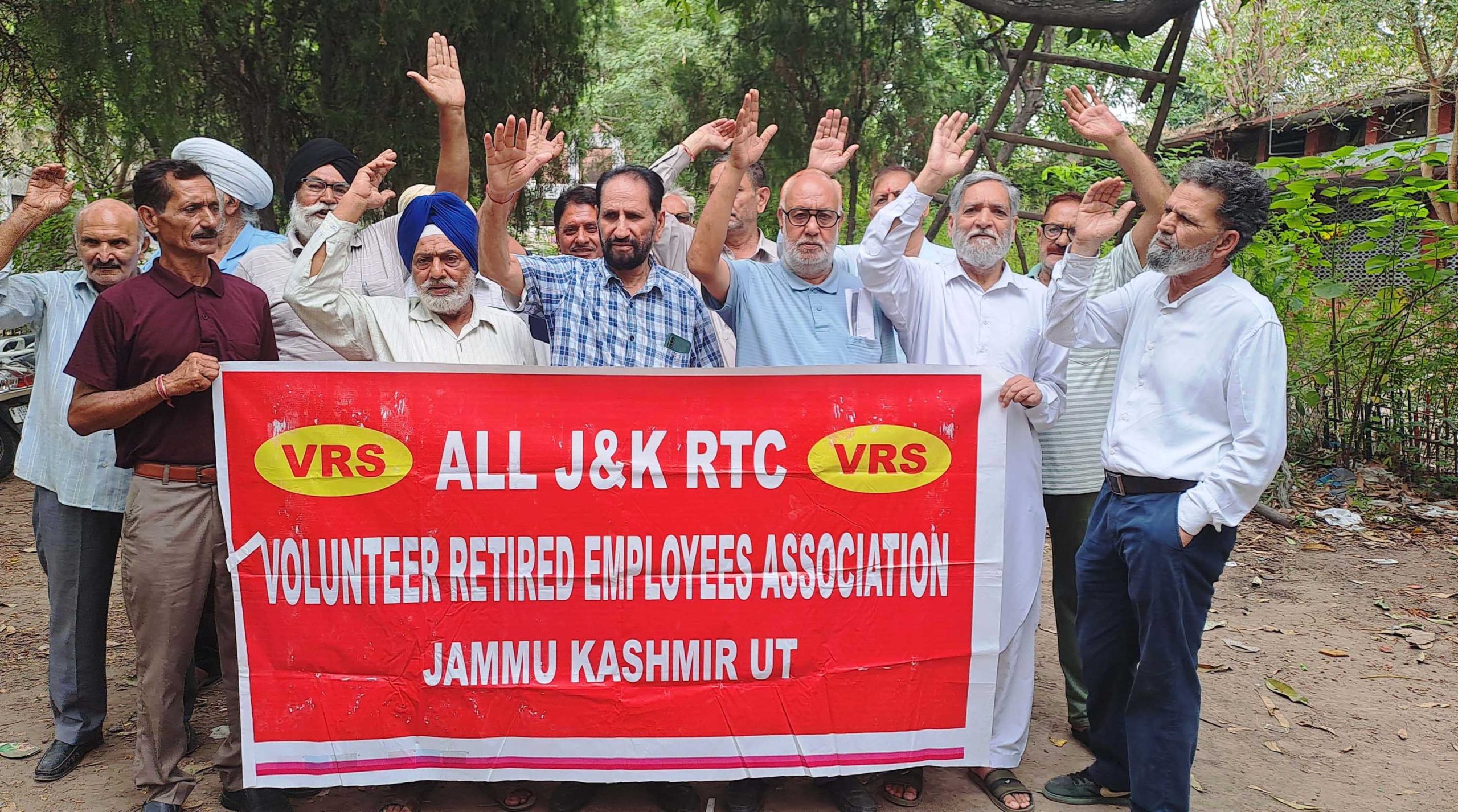 VRS Union holds protest, demands release of long-pending dues