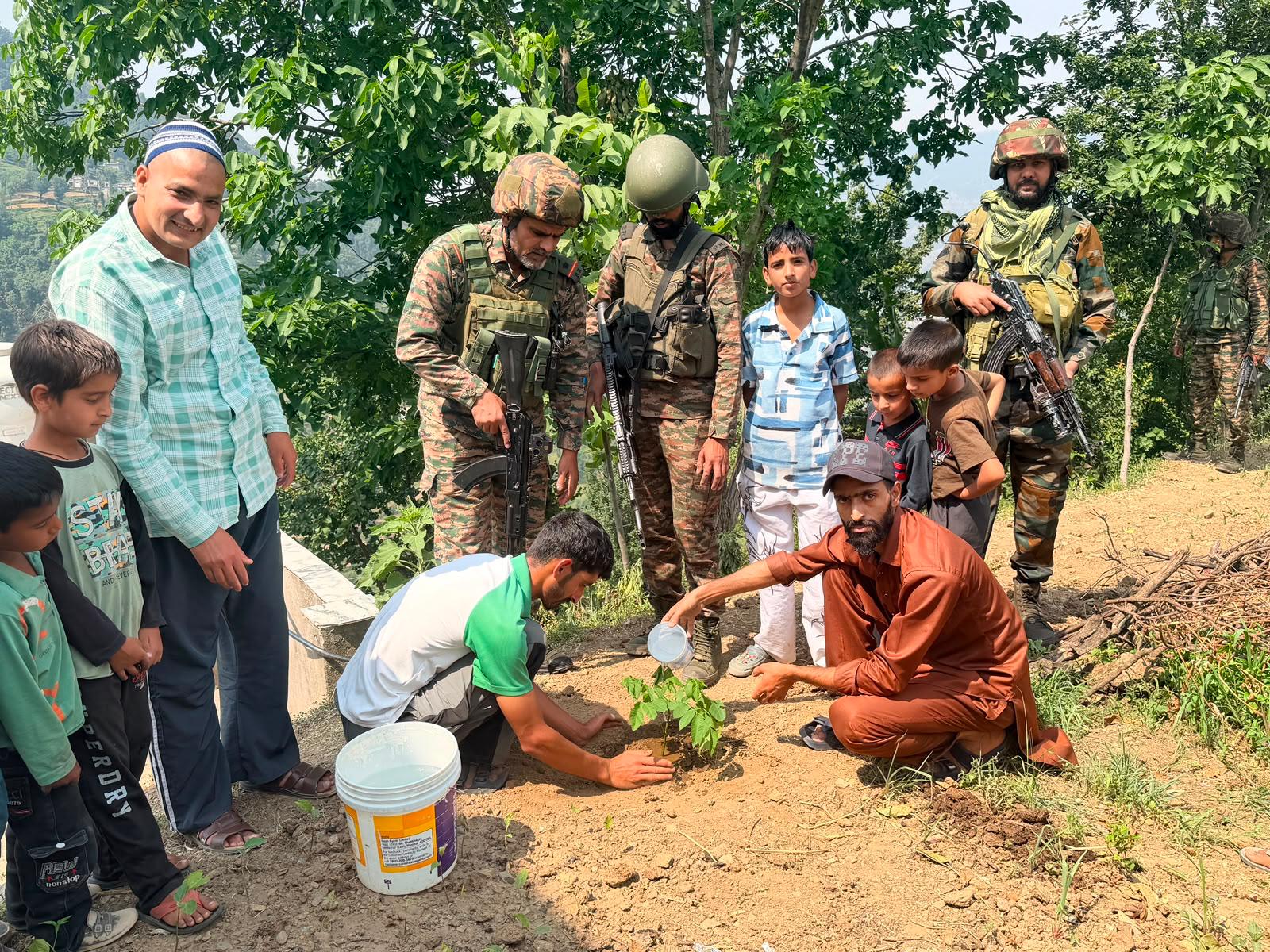 Army conducts “Ek Pedh Nashe Ke Virudh” plantation drive at Chapta