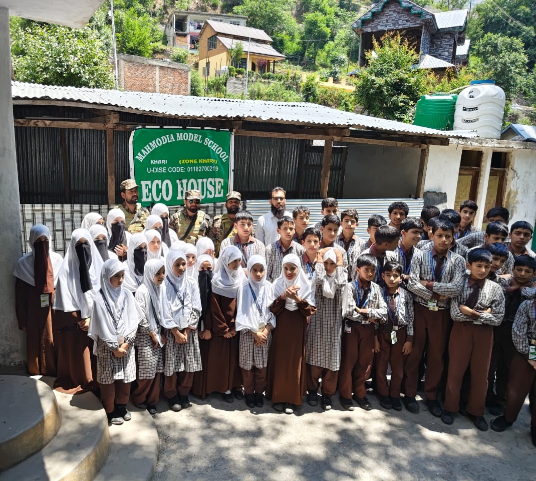 Army organises drawing competition in Khari