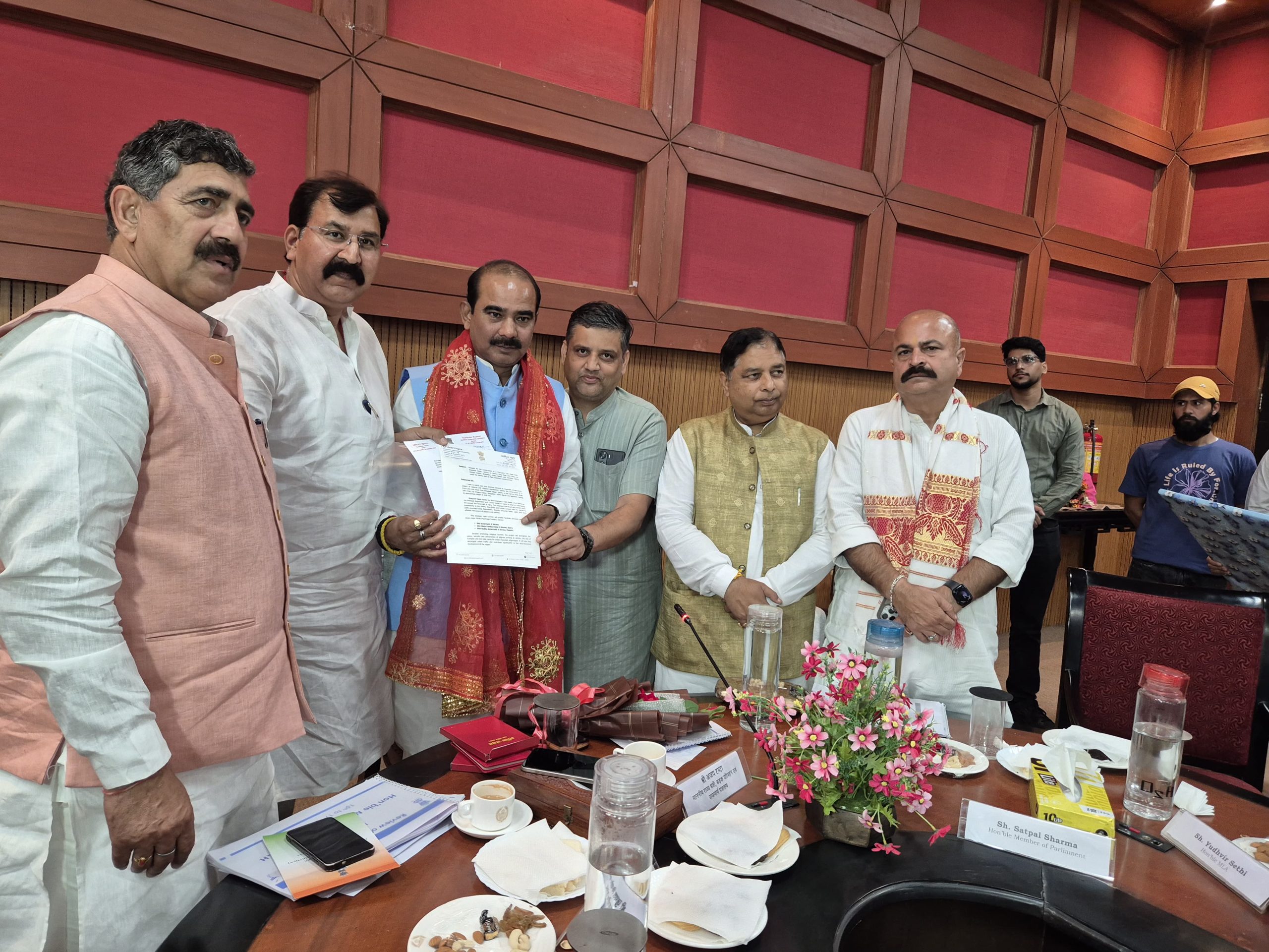 Arvind Gupta meets Union Minister Ajay Tamta, seeks four-lane Bhagwati Nagar–Ring Road Corridor