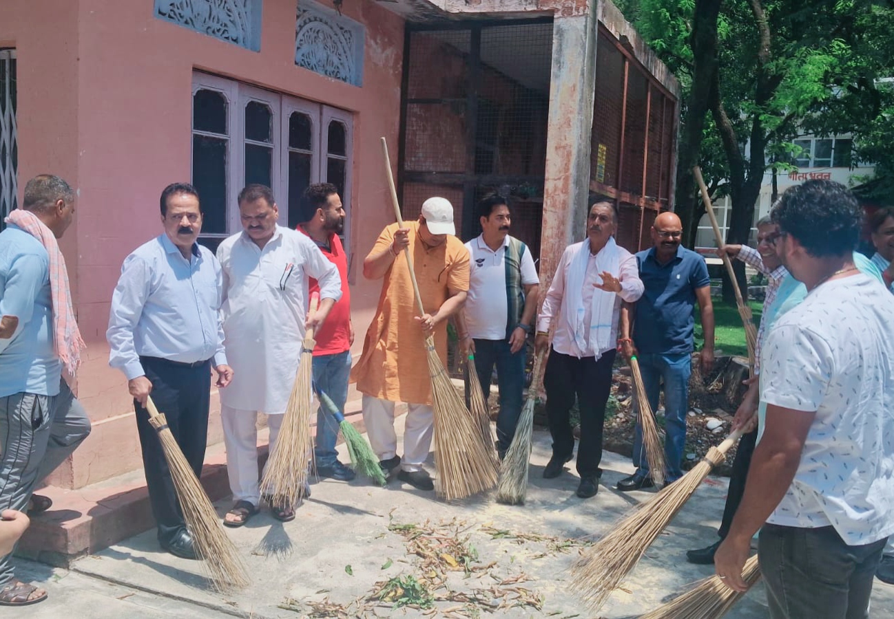 BJP OBC Morcha conducts cleanliness drives in Reasi, Jammu North under Swachhata Pakhwada BJP OBC Morcha conducts cleanliness drives in Reasi, Jammu North under Swachhata Pakhwada