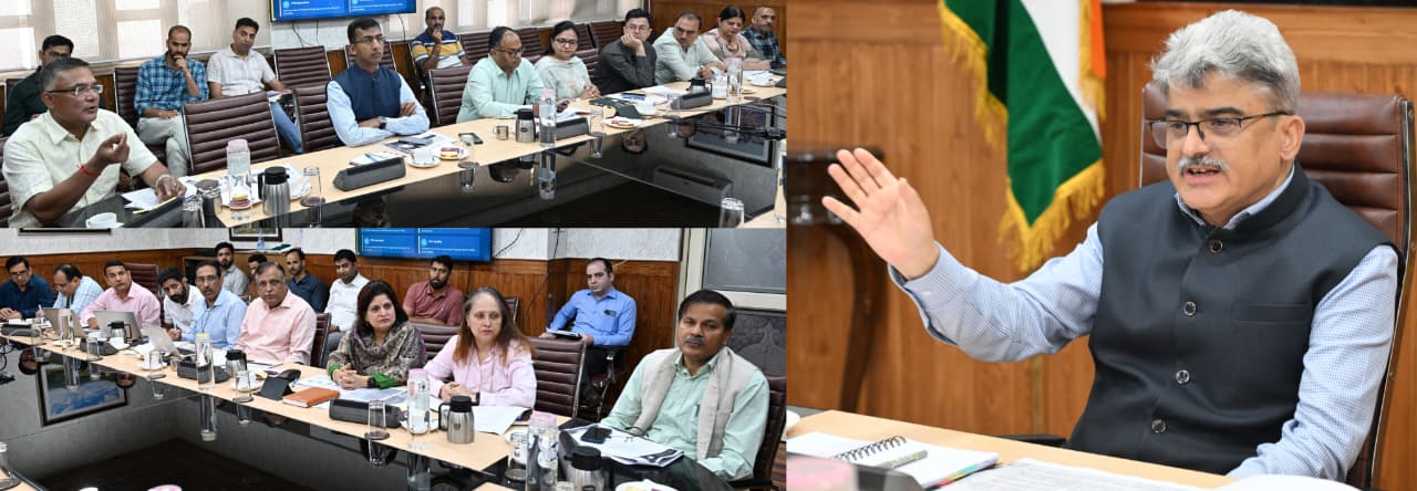 CS reviews impediments, steers measures to accelerate solarisation across J&K