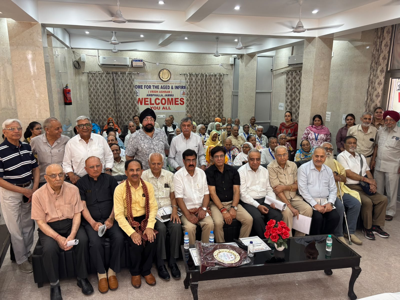 Central Government Pensioners’ Association delegation visits Old Age Home, donates for welfare of inmates