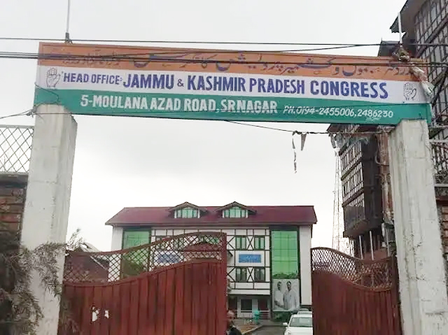 Congress probe panel arrives in Kashmir, Meets senior leaders