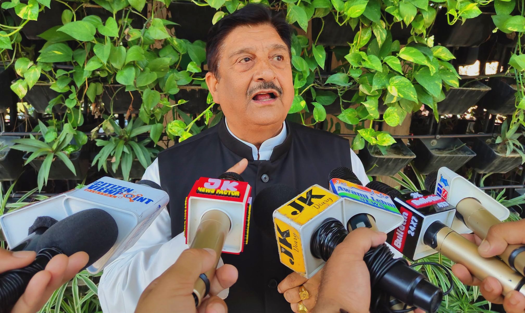 Dimple criticizes centre over Ayushman Scheme, welcomes insurance cover for J&K workers