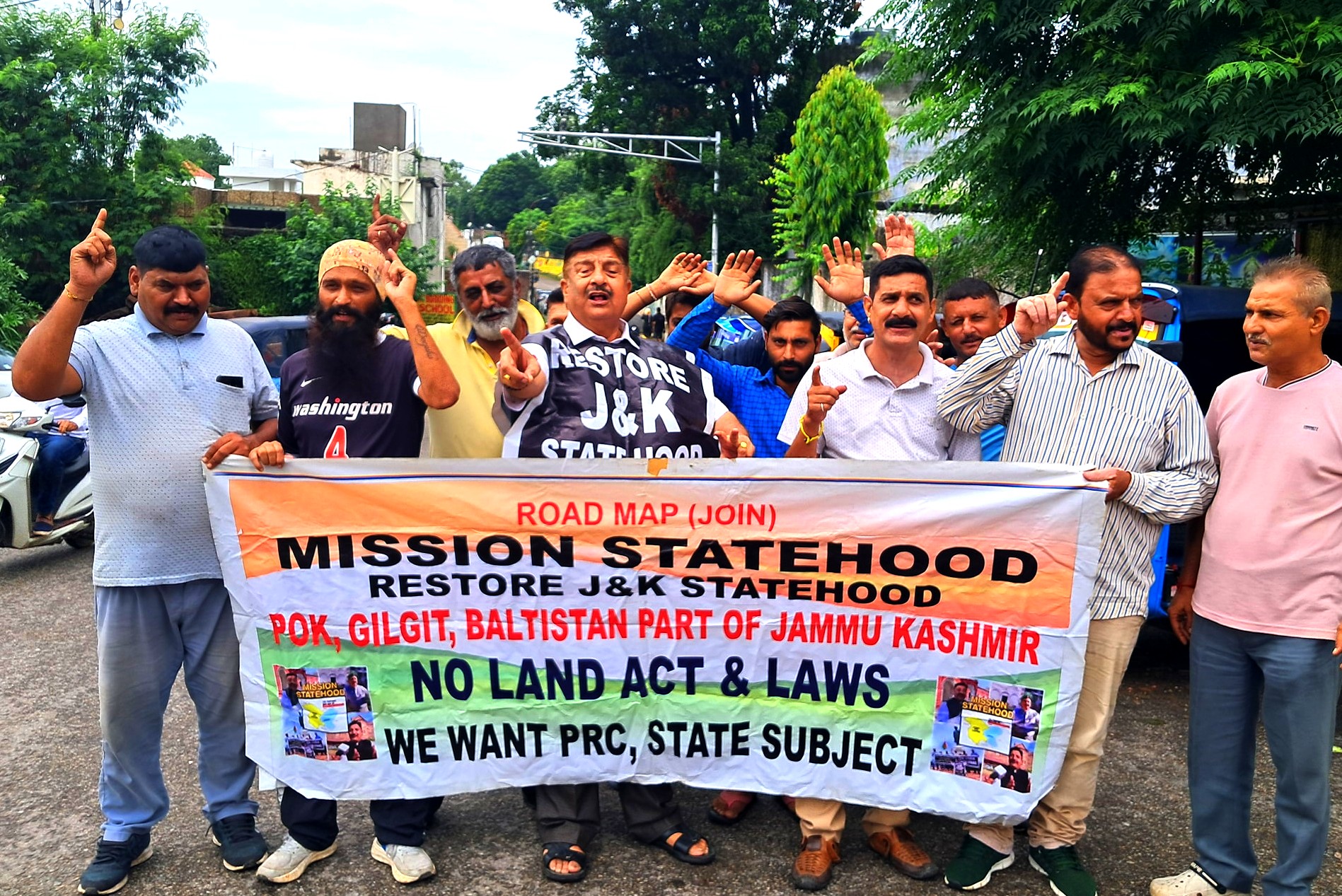 Dimple leads protest rally, demands restoration of J&K Statehood