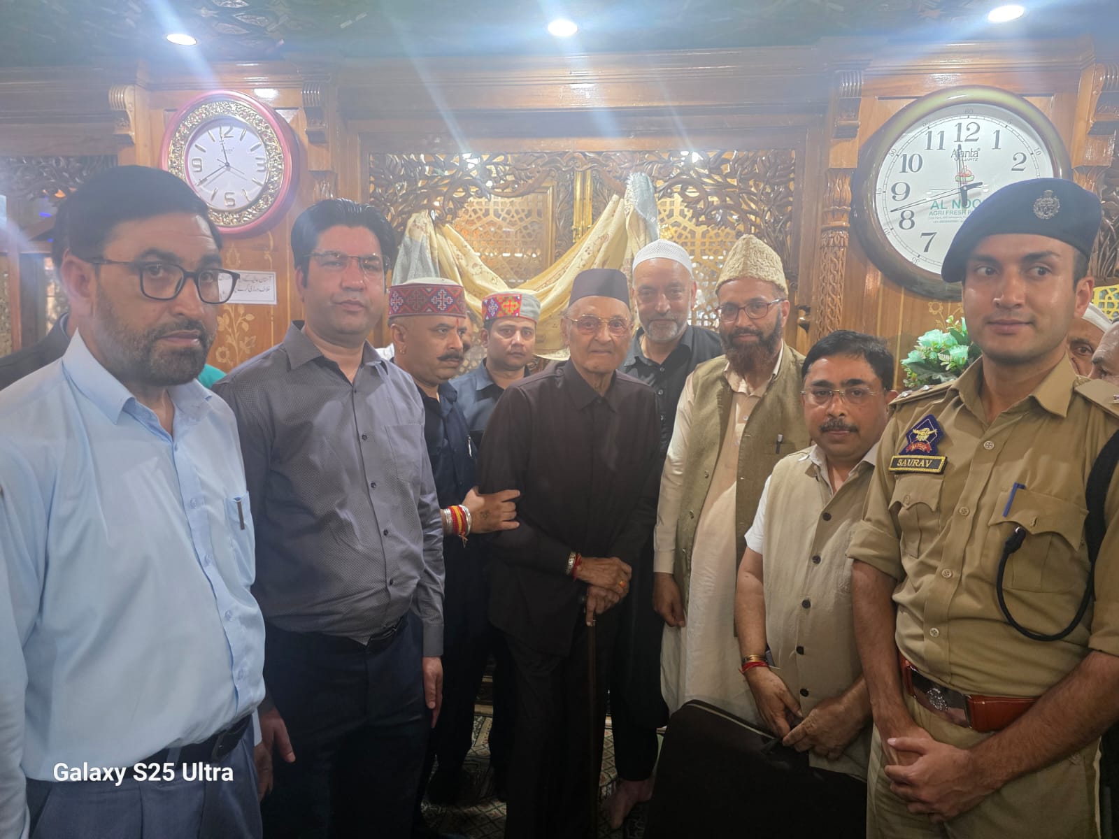 Dr. Karan Singh visits Charar-i-Sharief, reaffirms Kashmir’s interfaith tradition