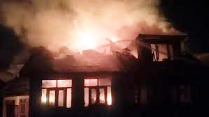 Two houses damaged in early morning fire in Srinagar