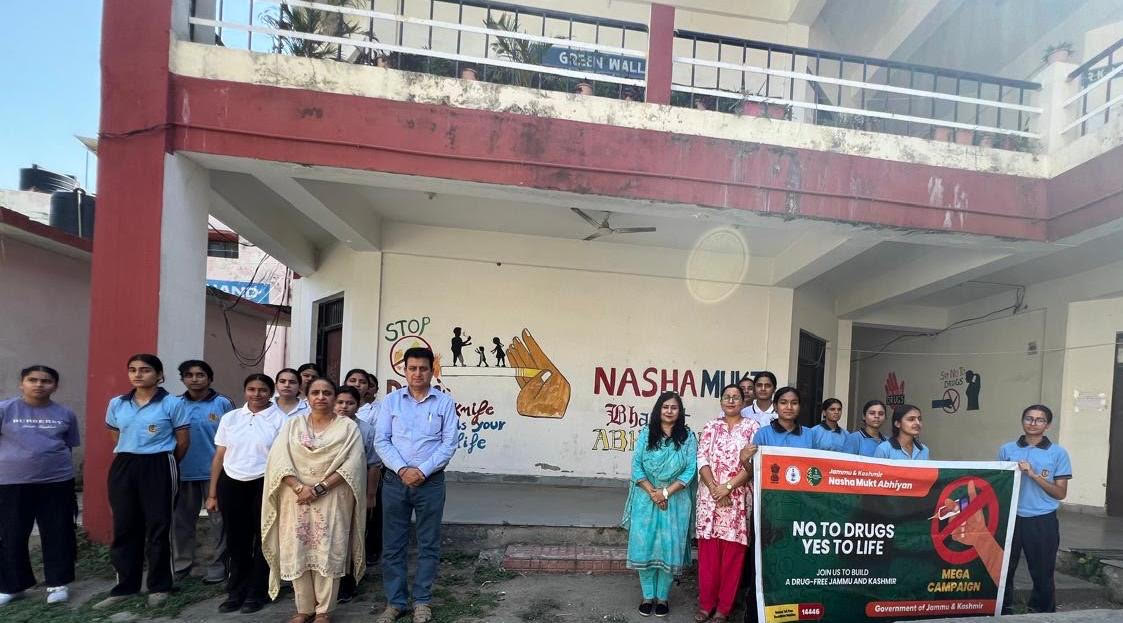 GCW Gandhinagar organizes Wall Painting Activity under NMBA 100 Days IEC Campaign