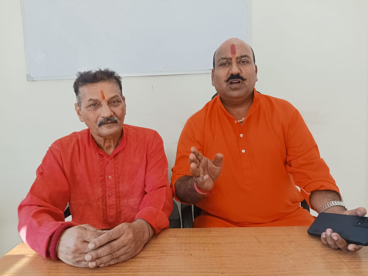 HSS demands strict action against liquor vendors charging above MRP