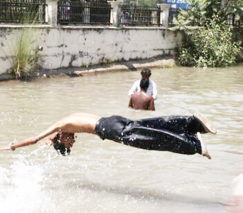 Hot, Dry weather to continue till June 10; Rain, Thunderstorms likely thereafter: MeT