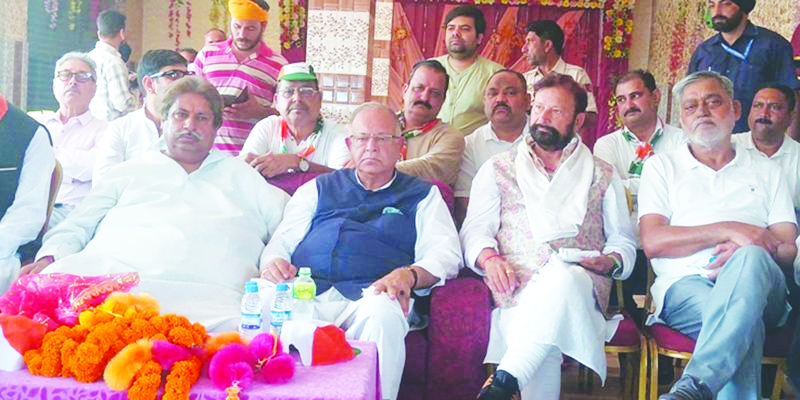 JKPCC chief, other functionaries address protest rally in Samba