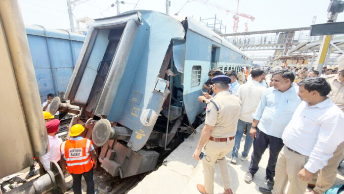 Katra-Bound coach develops crack, Partially separates at Ludhiana; No Injuries Katra-Bound coach develops crack, Partially separates at Ludhiana; No Injuries