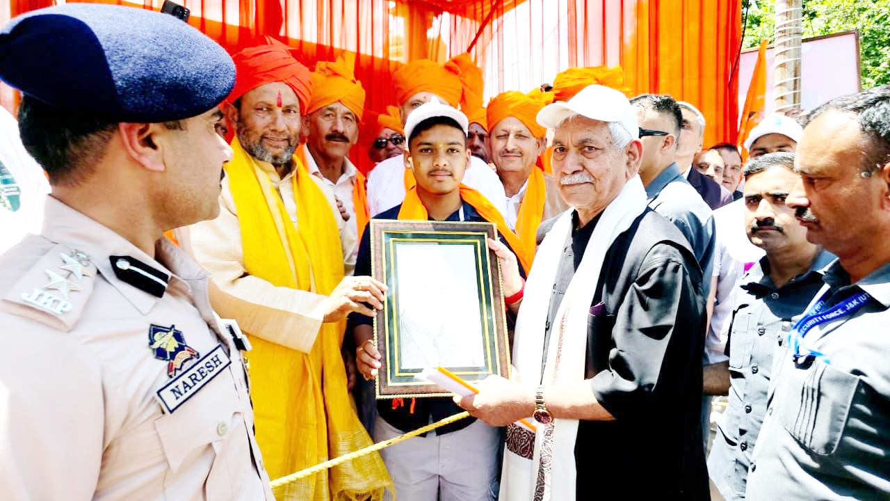 Drug-Free J&K Campaign Reaches 19th District, LG Manoj Sinha Leads Padyatra In Kishtwar