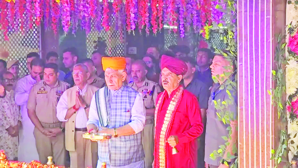 Lieutenant Governor pays obeisance at Mata Kheer Bhawani Temple on Jyeshtha Ashtami; prays for peace, prosperity and well-being of all