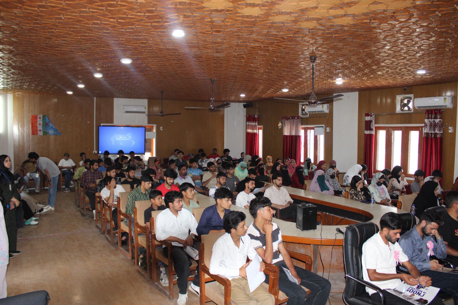 NSUI organises ‘Chatron Ki Goonj’ programme in Pulwama; hundreds of students participate