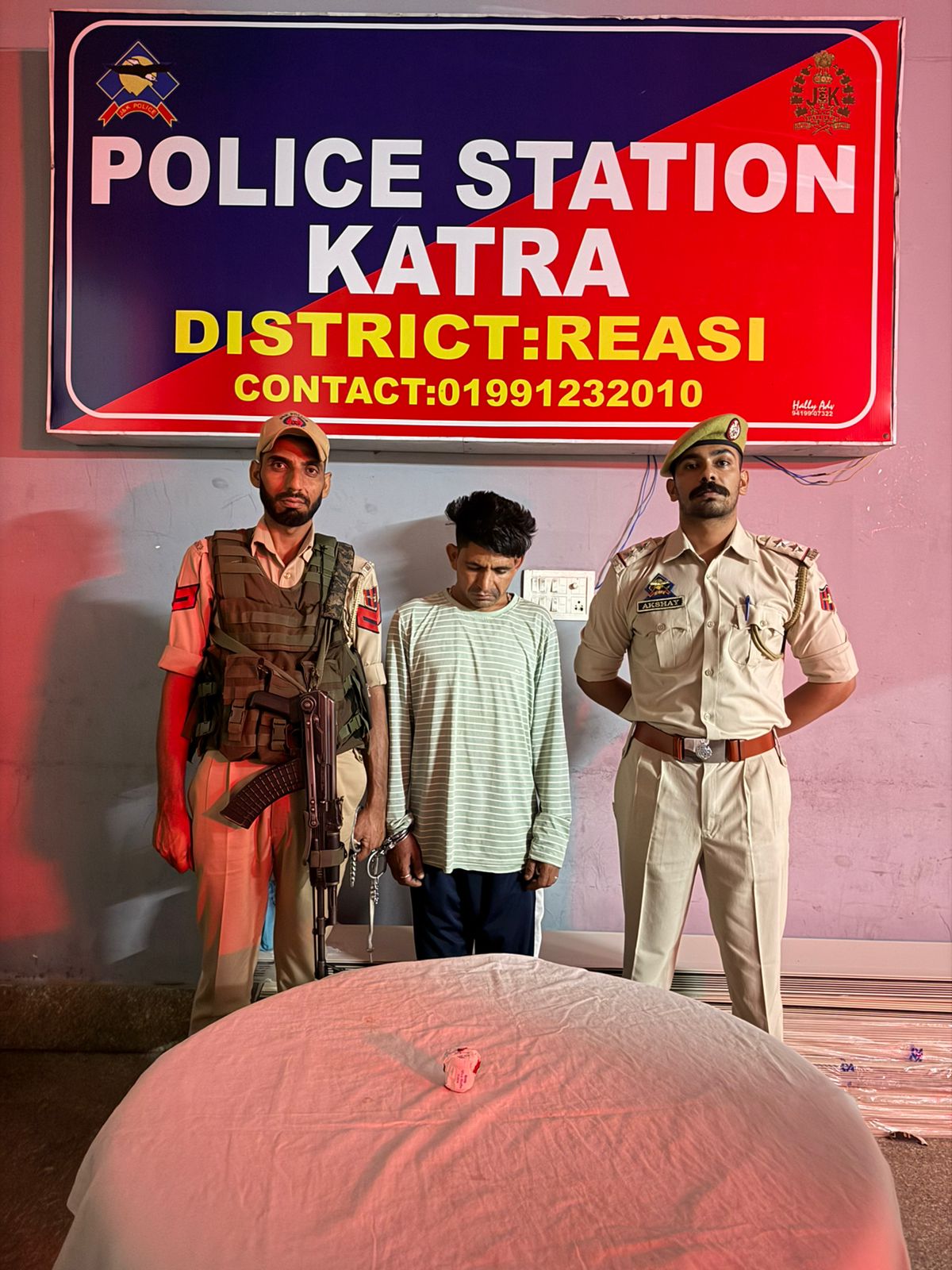 Reasi Police arrest Drug Peddler, recover heroin in Katra