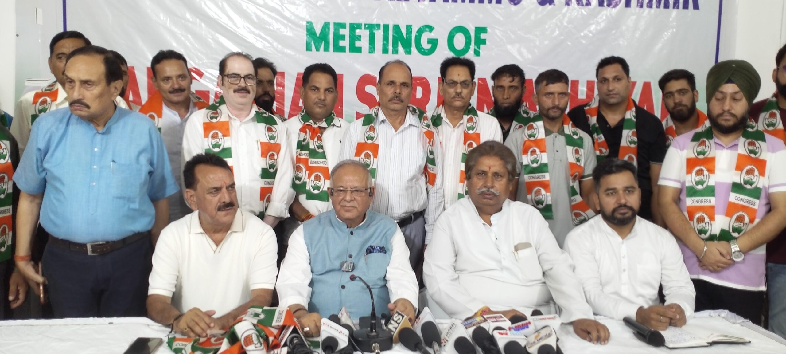 Several BJP, other party leaders join Congress on Rahul Gandhi’s birthday