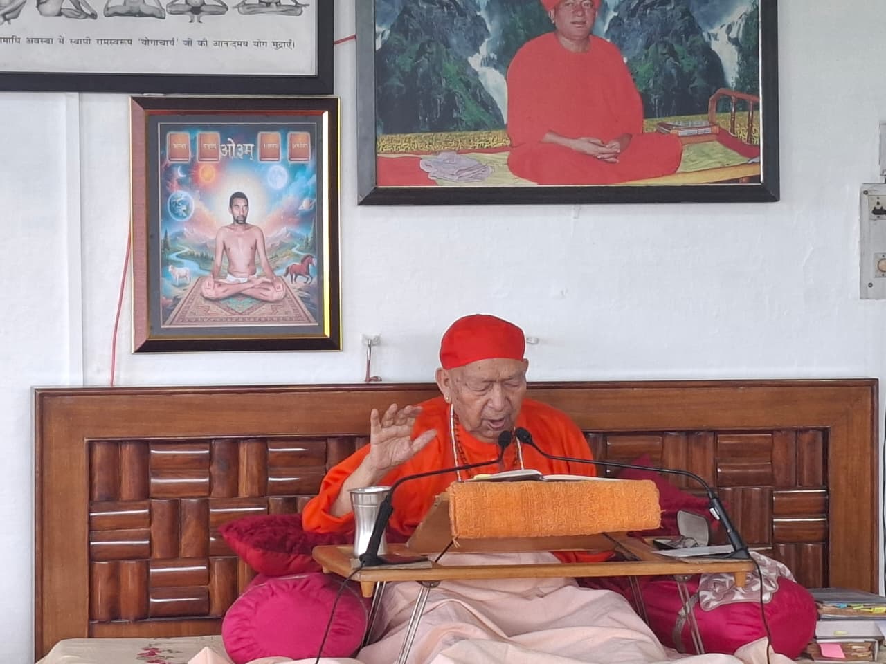Swami Ram Swarup emphasizes Vedic wisdom, rejects superstitions during 66th day of 78-day Vedic Yajna