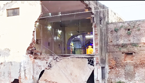 Portion of Temple collapses outside Mubarak Mandi in Jammu; No Casualties Portion of Temple collapses outside Mubarak Mandi in Jammu; No Casualties