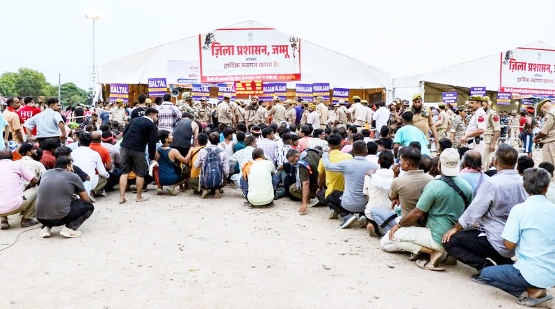 Token distribution for registration of Amarnath Yatra underway Token distribution for registration of Amarnath Yatra underway