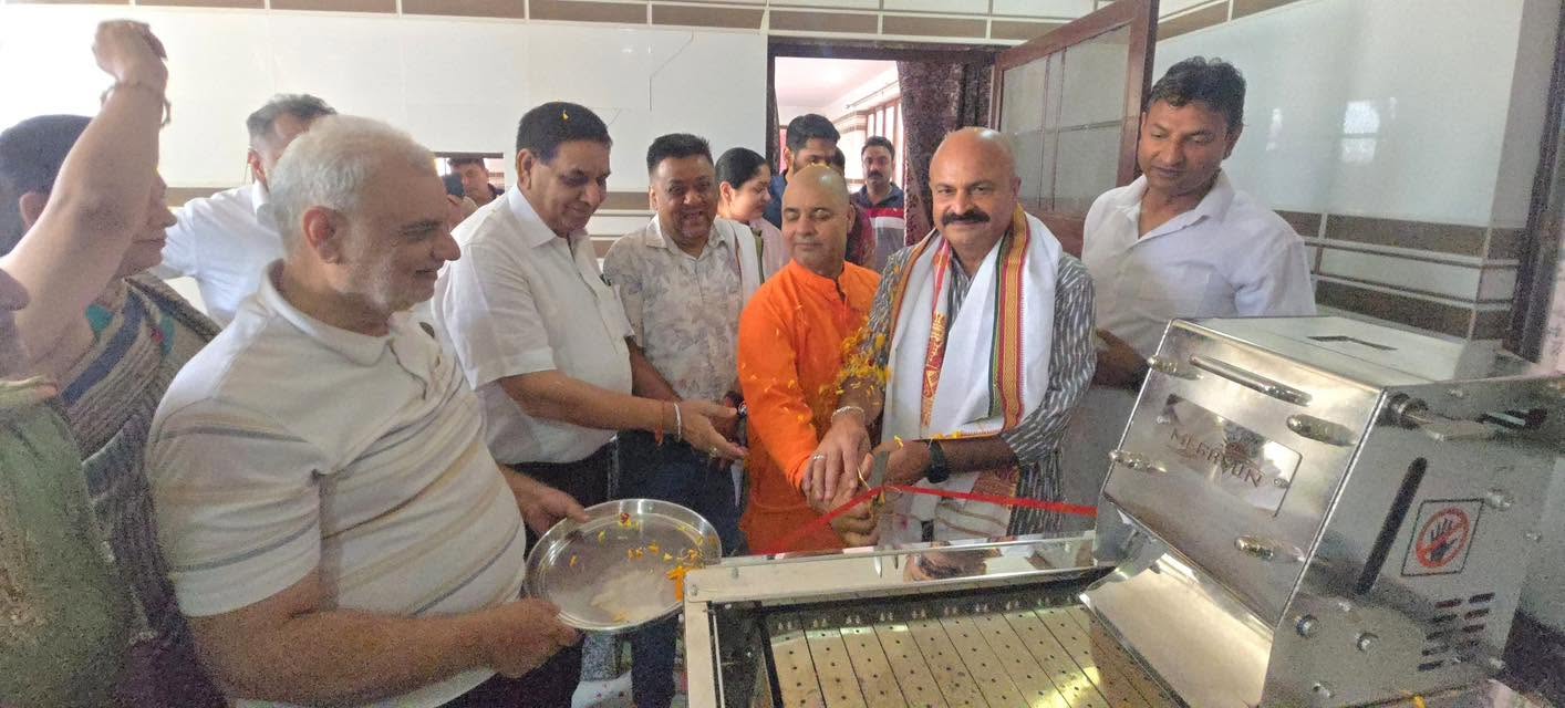 Yudhvir Sethi inaugurates Chapati-Making Machine at Har Ki Pauri Temple