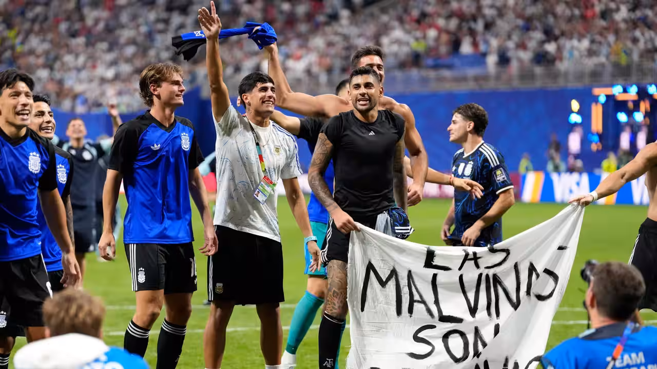 White House sends clear message after calls for FIFA to punish Argentina players over Falklands banner | Football News White House sends clear message after calls for FIFA to punish Argentina players over Falklands banner | Football News