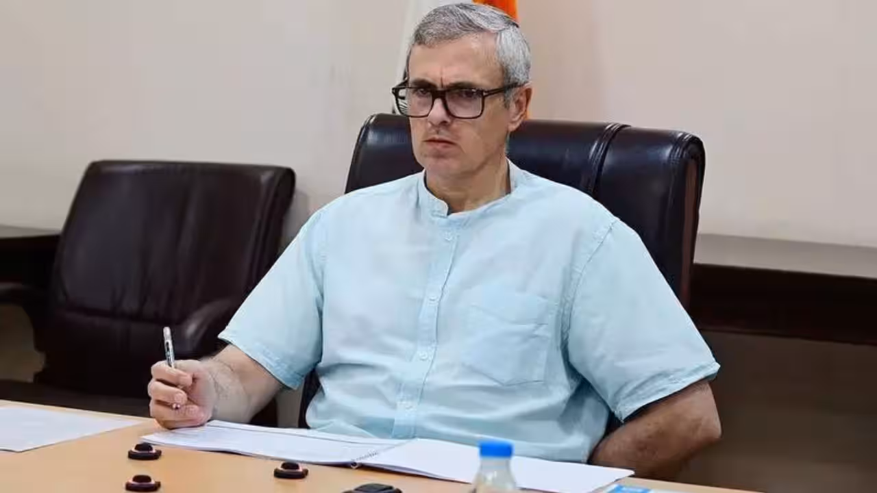 NC’s Delhi protest draws oppn flak; BJP slams Omar for ignoring floods, PDP asks him to emulate Wangchuk | India News NC’s Delhi protest draws oppn flak; BJP slams Omar for ignoring floods, PDP asks him to emulate Wangchuk | India News