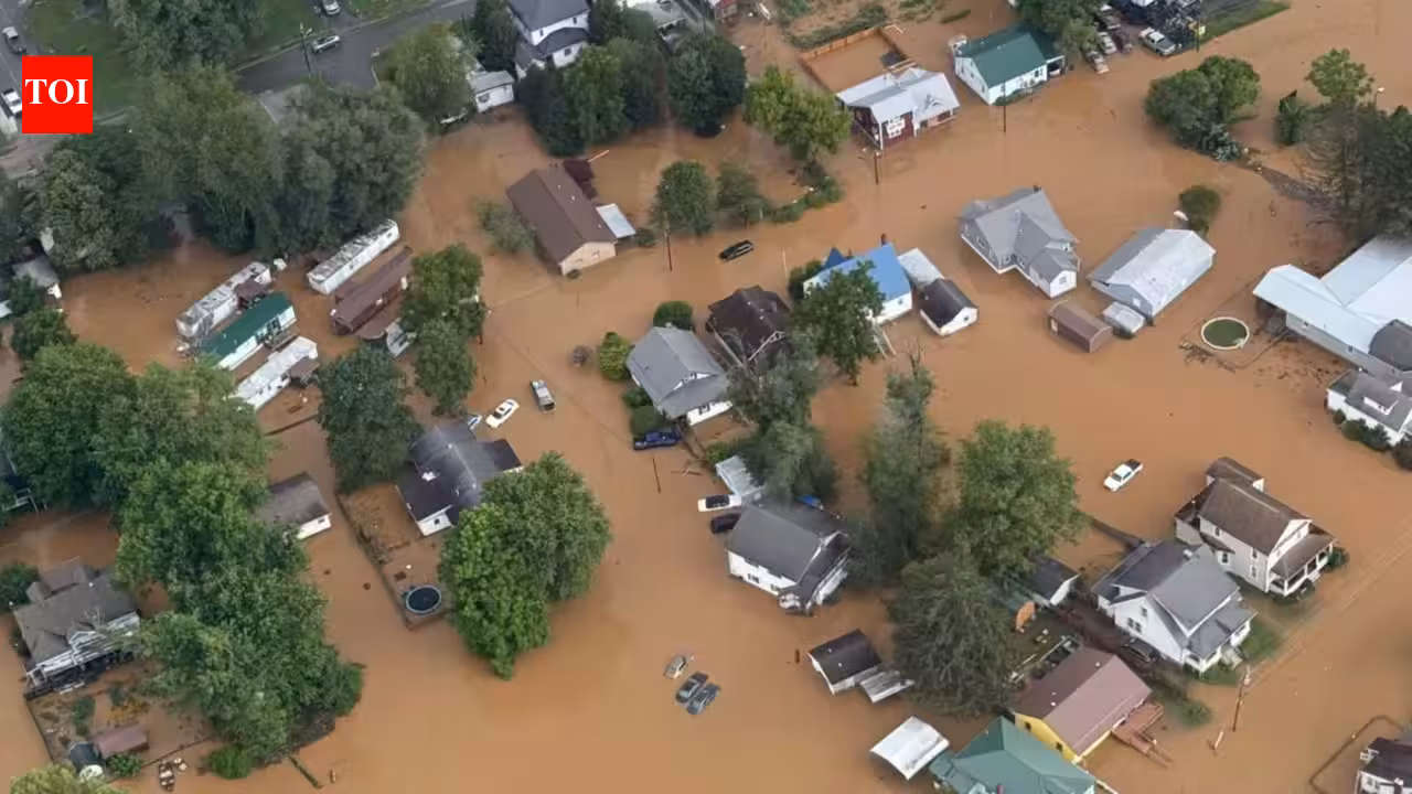 West Virginia flash floods: 2 missing, 500 National Guard troops deployed as torrential rain batters state West Virginia flash floods: 2 missing, 500 National Guard troops deployed as torrential rain batters state