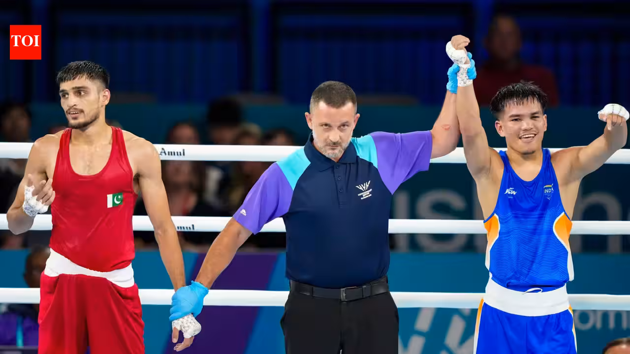 Commonwealth Games boxing: Jadumani Singh seals dominant 5-0 win over Pakistan’s Sumama Rehman to enter quarter-finals | Commonwealth Games News Commonwealth Games boxing: Jadumani Singh seals dominant 5-0 win over Pakistan’s Sumama Rehman to enter quarter-finals | Commonwealth Games News