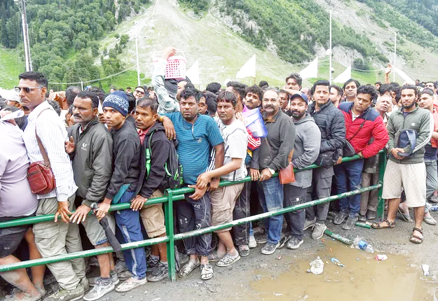 Amarnath Yatra: Second batch of over 3865 Pilgrims leave from Jammu
