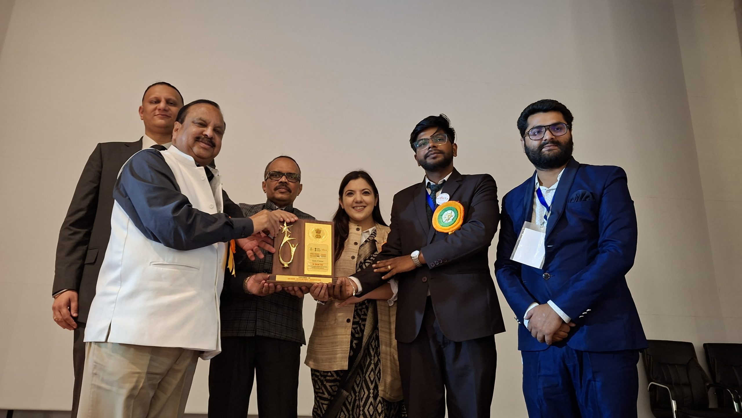 300 youth participate in Viksit Bharat Young Leaders Dialogue 2026 in Srinagar