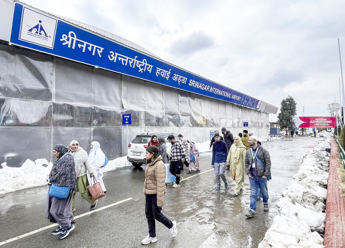 Srinagar Airport to remain open all days, Proposed weekly runway closure withdrawn