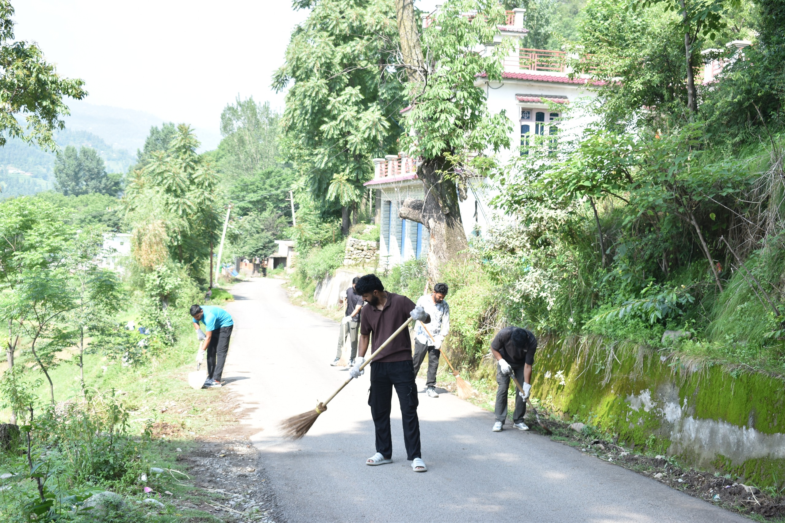 Army organises Swachh Bharat Abhiyan at Samote Army organises Swachh Bharat Abhiyan at Samote