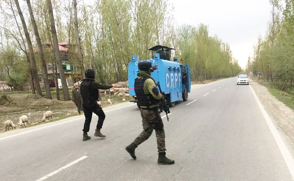 Policeman Martyred after terrorists attack police party in Anantnag
