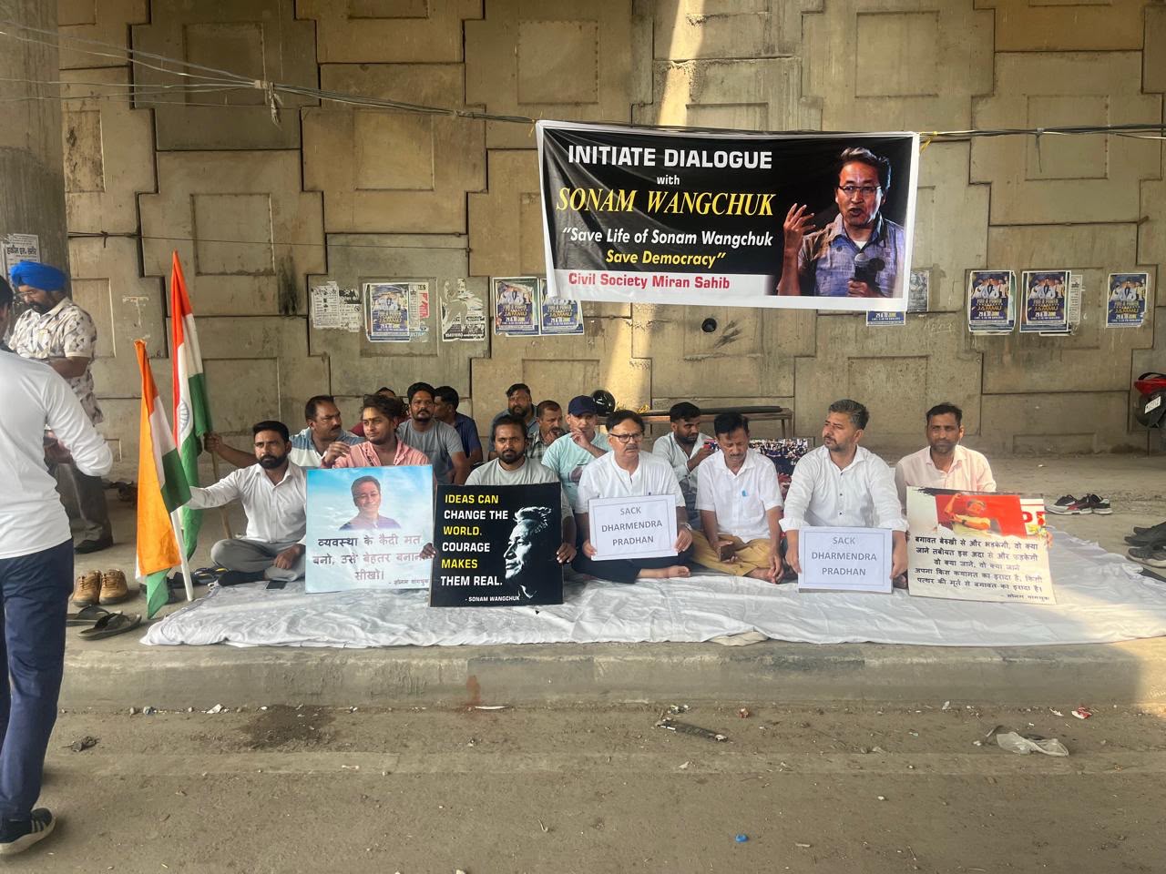 Civil Society holds peaceful protest, appeals to Centre to save Sonam Wangchuk’s life
