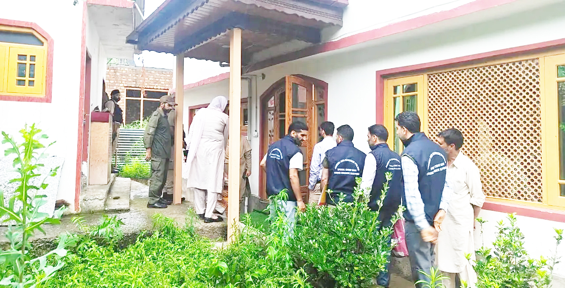 Special Crime Wing Kashmir busts extortion racket, conducts searches in Srinagar, Ganderbal